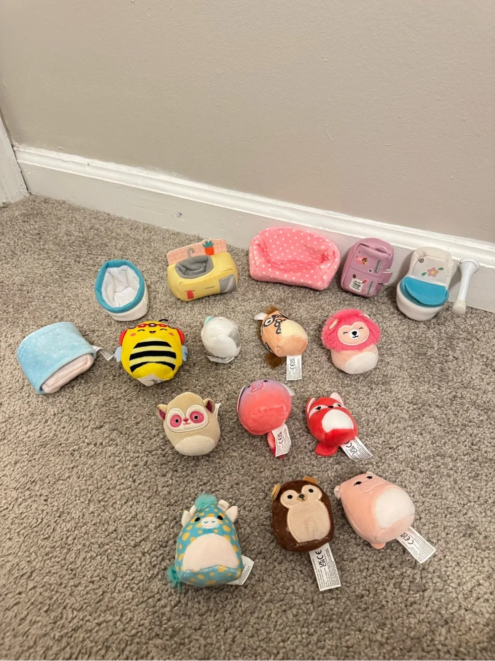 Squishmallows bucket hat youth/ mini stuffies
